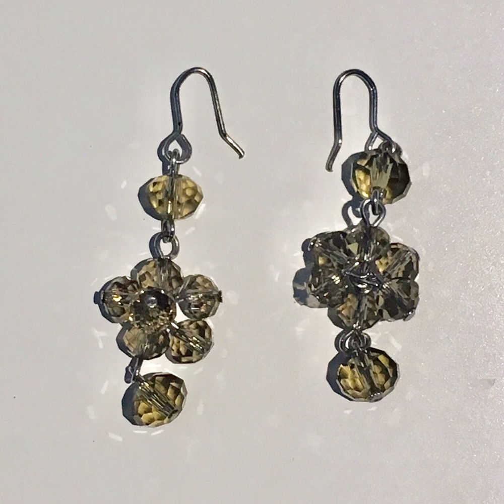 🌻 Dangling Beaded Silver Earrings